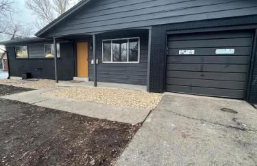 Spacious Arvada Family Home with King Beds and Office - Foto 6