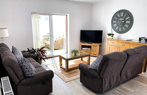 Meadow View Apartments are 2 and 3 bedroomed with private parking - Foto 40