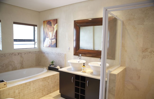 Oceana Villa Self Catering - Photo 16