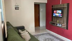 Casa com piscina bem localizada - Foto 2