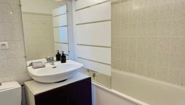 Tolosa - Hyper Centre de Toulouse - Photo 4, towels, Shower