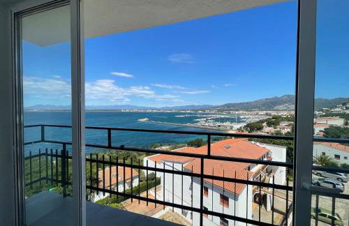 Precioso apartamento con vistas espectaculares de la Bahia Roses AV-48 - Foto 1