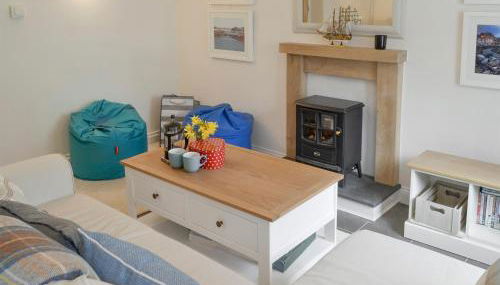 Teal Cottage - Photo 2