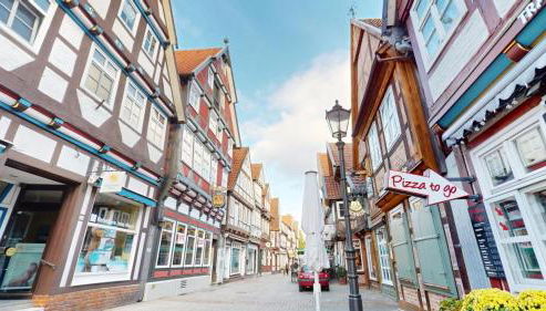 2 Zimmer, Beamer, Disneyplus mitten in der Altstadt - Foto 5