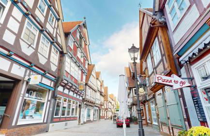 2 Zimmer, Beamer, Disneyplus mitten in der Altstadt - Foto 5