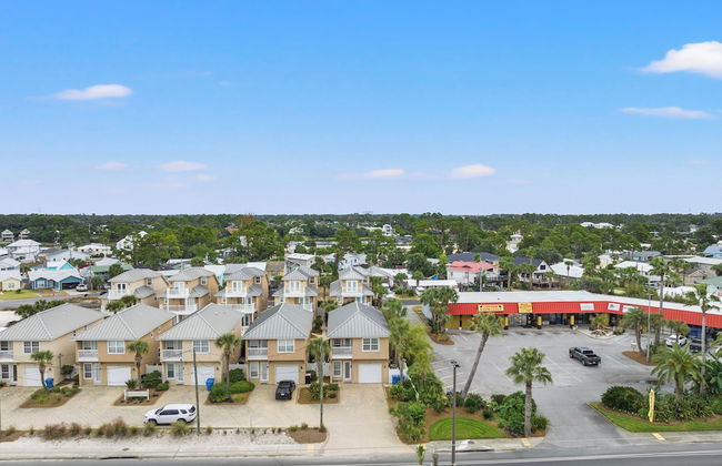 Escape to Sand Dollar Holler: Coastal Retreat, 3 Beds, 2.5 Baths, Sleeps 10! - Foto 65