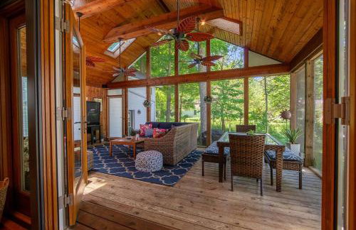 The Maple House Fully Fenced-in Yard! - Foto 2