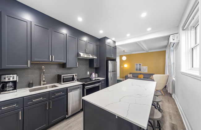 SPACIOUS RENOVATED APARTMENT SLEEPS 12 - Foto 10