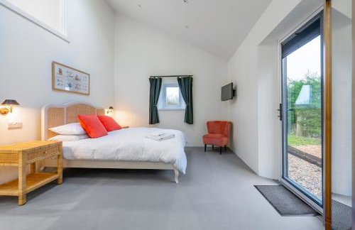 Funzi- Private Norfolk Retreat dog friendly garden - Photo 21