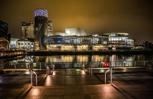 Fresh 2Bed 2Bath Apartment 2mins drive to Man Utd Stadium - Foto 19