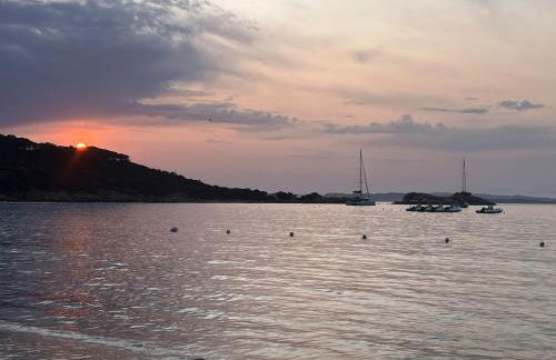 Steps from the Beach with views and big patio! - Photo 42