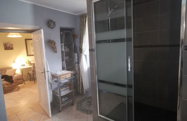 Cozy Mountain Apartment Retreat in Bajardo - Foto 26