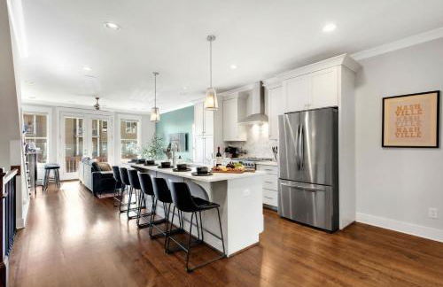 Lux Nashville Retreat 12 Beds Games Bar - Foto 32