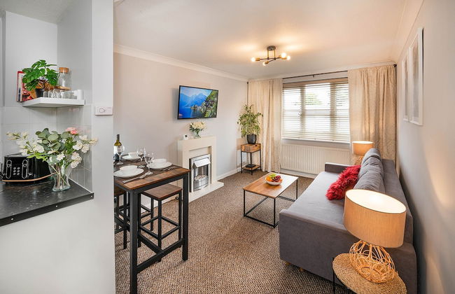 Train Station Serenity - Photo 2