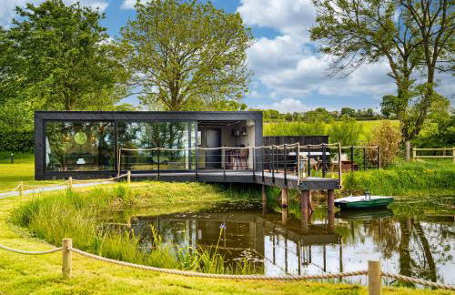 Rusty Boathouse - Photo 1