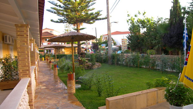 Tom & John Center - Foto 2