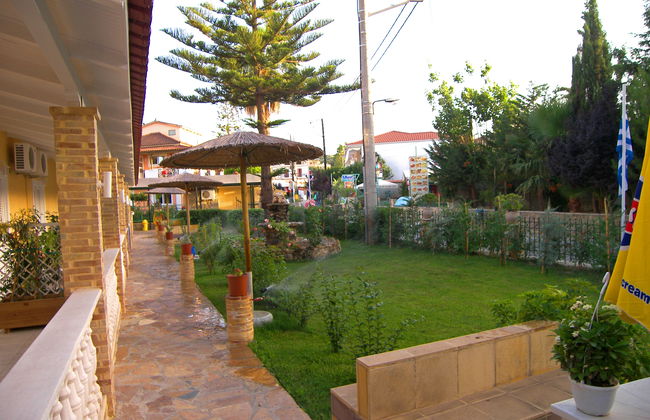 Tom & John Center - Foto 2