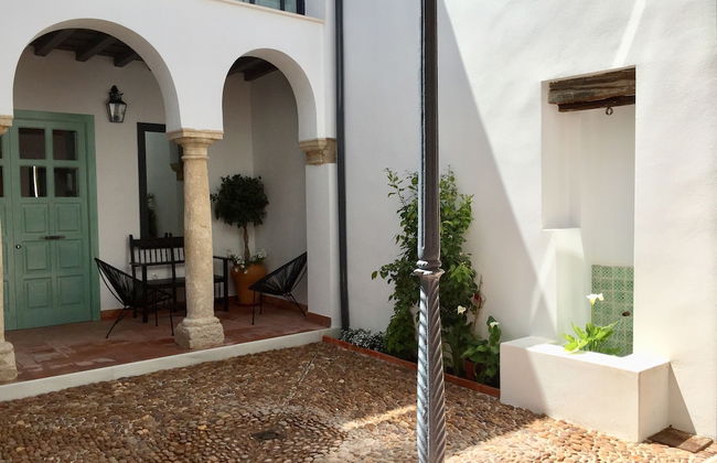 Apartamentos Los Patios de la Judería - Photo 77