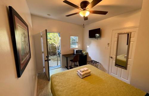 Charming Studio Cabin under Oak tree 2 mins walk to Magazine quiet neighborhood - Foto 4