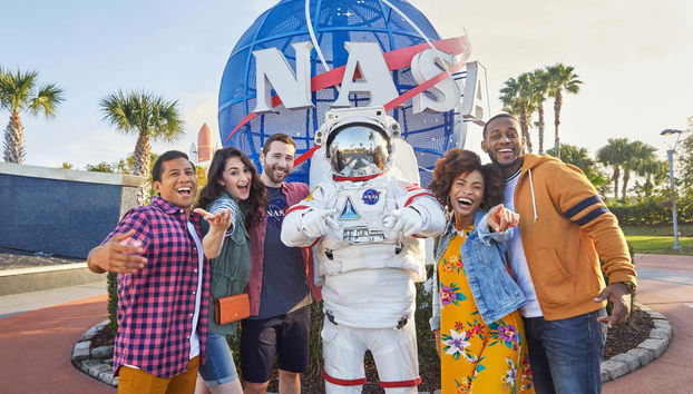 Una foto con un astronauta