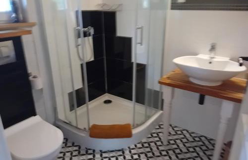 Black & White - Honey - Photo 15