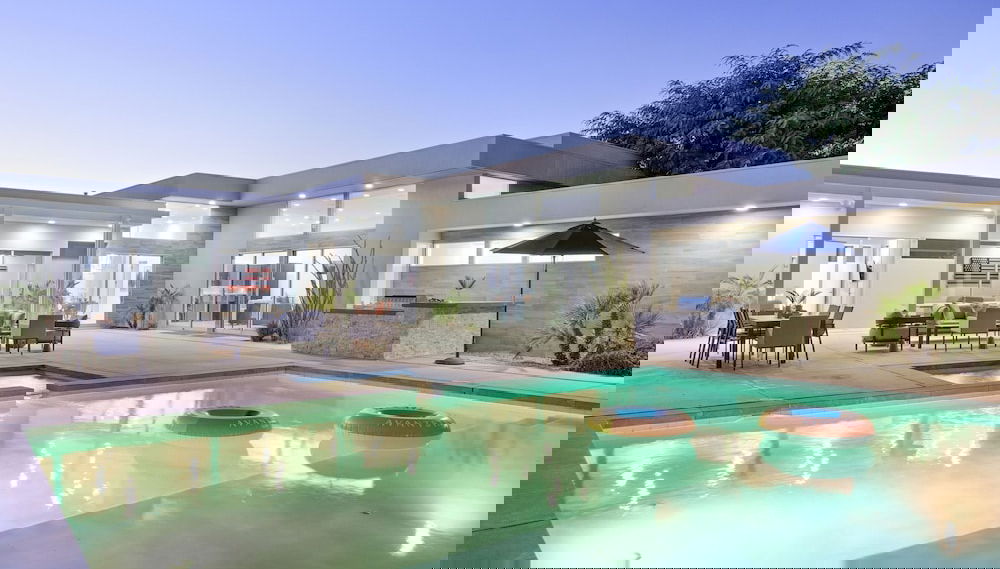 Polo Villa 9 by Avantstay Backyard w Putting Green Pool Spa 5 BDR 260312 - Foto 1, Habitación