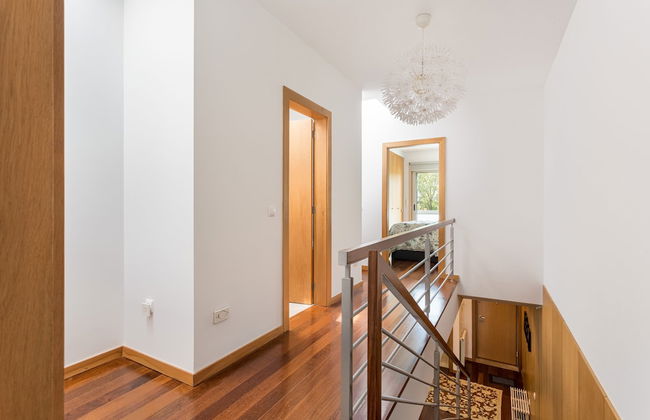 JOIVY Sleek House W/Balcony & 2 Terraces In Porto - Foto 33