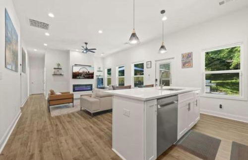 Charming Escape with Hot Tub & Fire Pit Winter Haven! - Foto 46