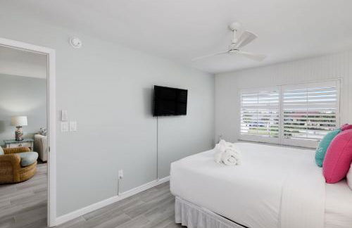 Breakers West C2 - Gorgeous Top Floor Beach Condo - Photo 8