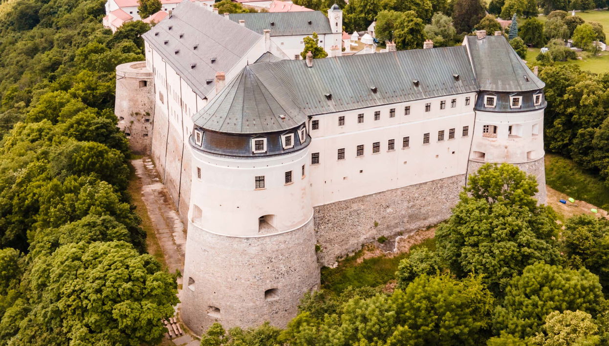 Ruta del vino y castillo Červený Kameň