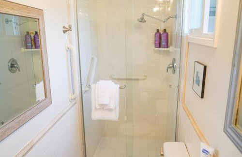 STUNNINGLY PERFECT Beach ALL NEW REMODEL Galore - Foto 13