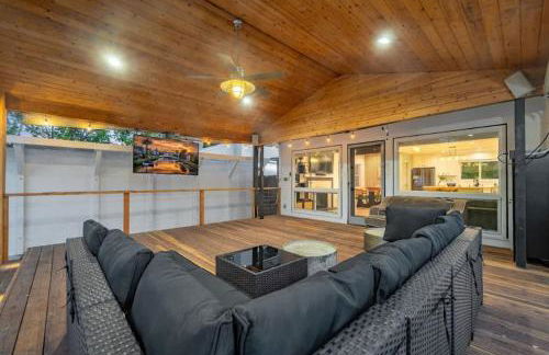 Lake Balboa Hideaway - Photo 12