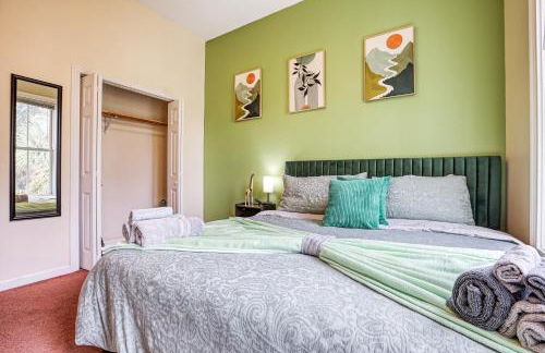 Prime Location - Stylish 2BR Minutes to Downtown - Foto 27