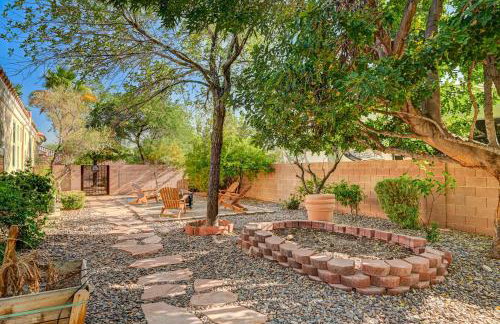 Luxury 6 BR Home Large Pool & Spa with Grassy Yard - Photo 45