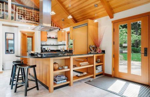 Luxe Beachfront, Hot Tub, Kayaking, Walk to Town - Foto 10