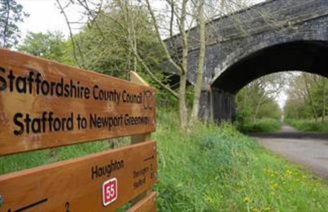 5-bed Town House in Newport - Photo 10