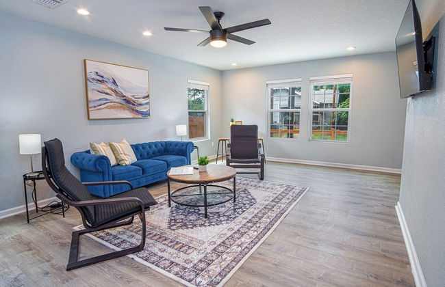 Spacious Delightful 4 BR/ 3 BA Close to Downtown - Foto 21