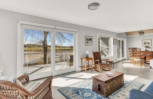 Spacious Oceanfront Home Stunning Sunset Views - Foto 18