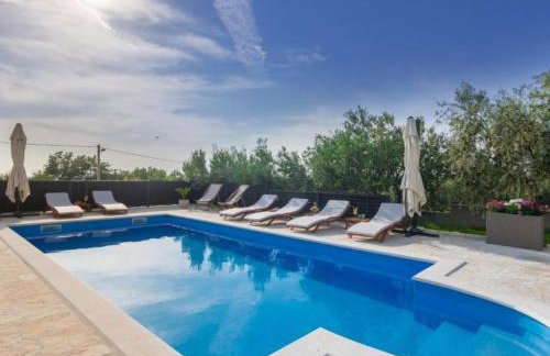 Six Bedroom Holiday House With Pool - Foto 34