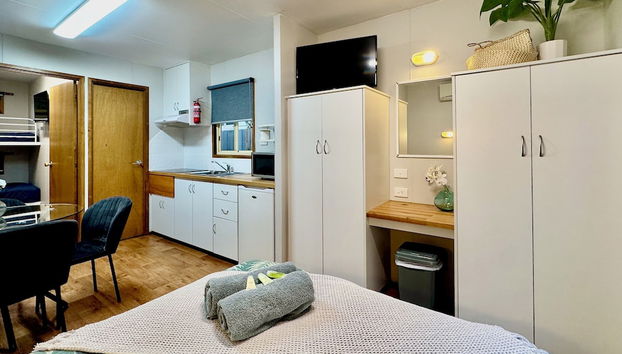 Kanasta Caravan Park - Photo 5, Room