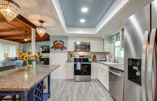 2 Mi to Homosassa Springs Riverfront Home with Dock - Photo 8