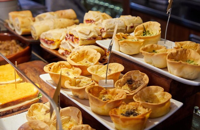Excursión en grupo pequeño a Bilbao con tapas y cata de vinos - Foto 6