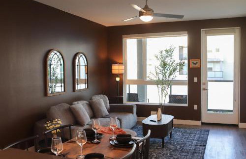 Resort-Style APT with Pool, Gym & Parking 10min to Disneyland - Foto 78