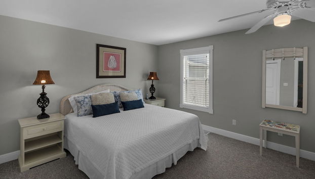 2 Minutes to Beach & Next to Pool - Free Beach Setup, Sleeps 12 - Foto 3, Habitación