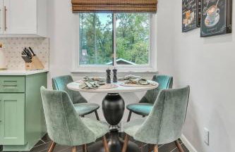 Serene Suburban Oasis 2 Saunas, Office, Parking - Foto 18