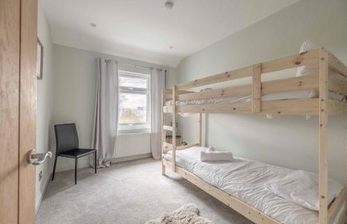 FAMILY FRIENDLY ESCAPE IN ETON, COUNTRYSIDE VIEWS with Hot Tub - By Tempstay - Foto 5