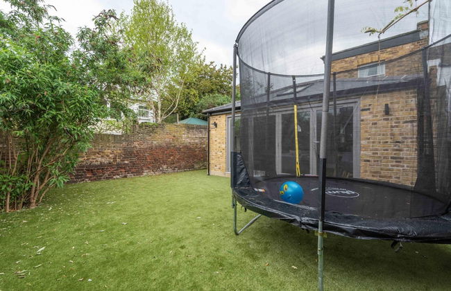 Stylish Family Home by Twickenham Stadium by Underthedoormat - Foto 28