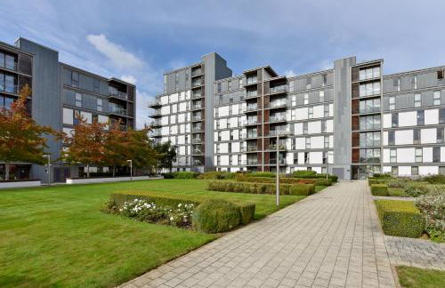 The Vizion serviced apartments from Pincott Properties - free parking, private balcony, and WiFi - Photo 34