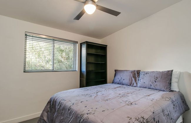 Mid-century Modern W/backyard Oasis, Putting Green - Foto 9