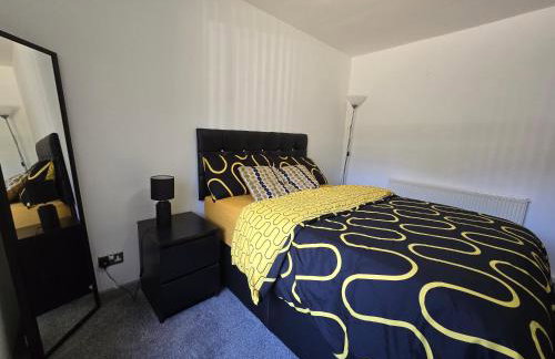 Lovely 3 Bed Ground Floor Apartment Near QE Hospital Harborne Birmingham New - Photo 11